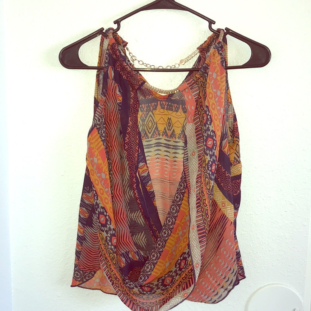 Crossbody top can be used in various ways.